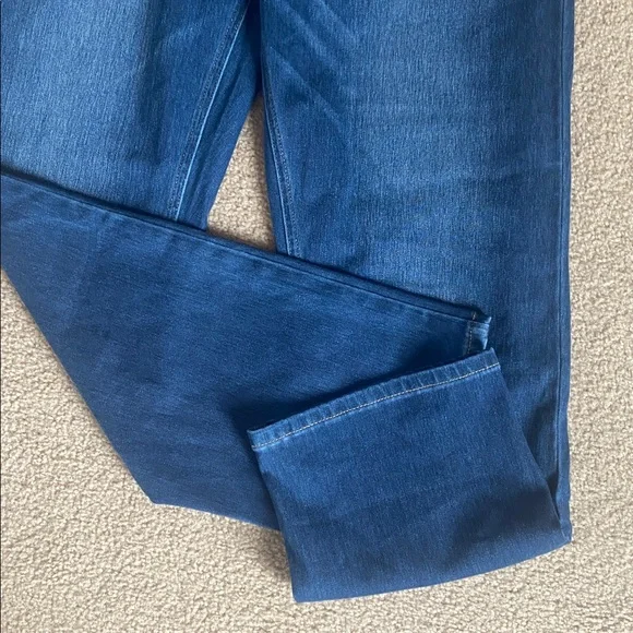 MEDIUM . HALARA FLEX STRETCHY MIDRISE STRAIGHT LEG DISTRESSED DENIUM KNIT JEANS - Picture 9 of 12